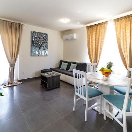 Apartments Leondori Krk Town Kültér fotó