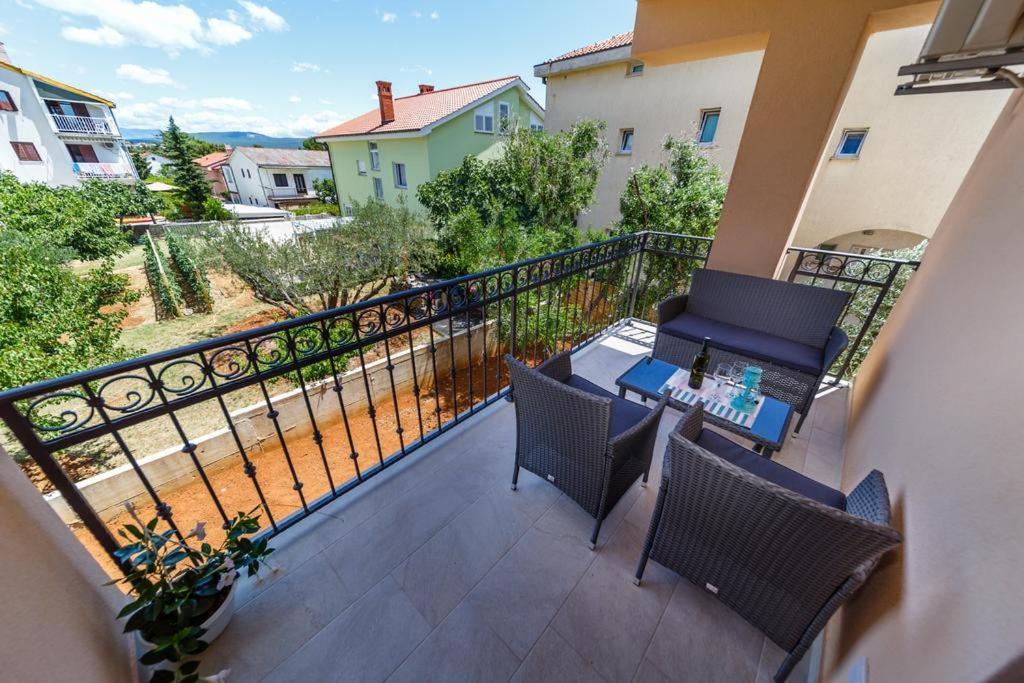 Apartments Leondori Krk Town Kültér fotó