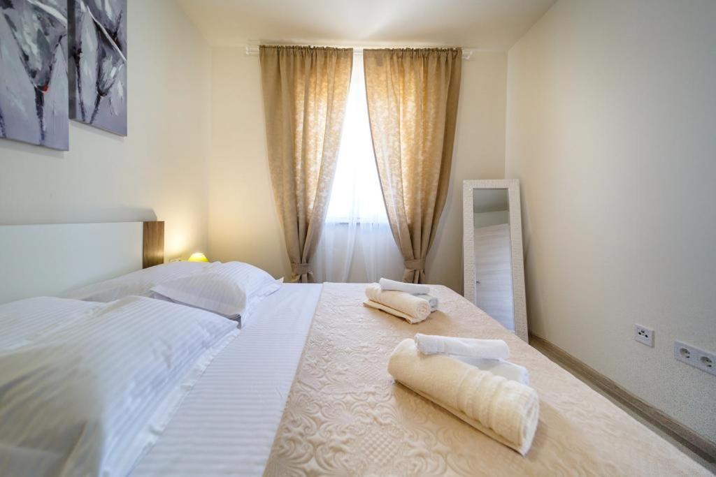 Apartments Leondori Krk Town Kültér fotó