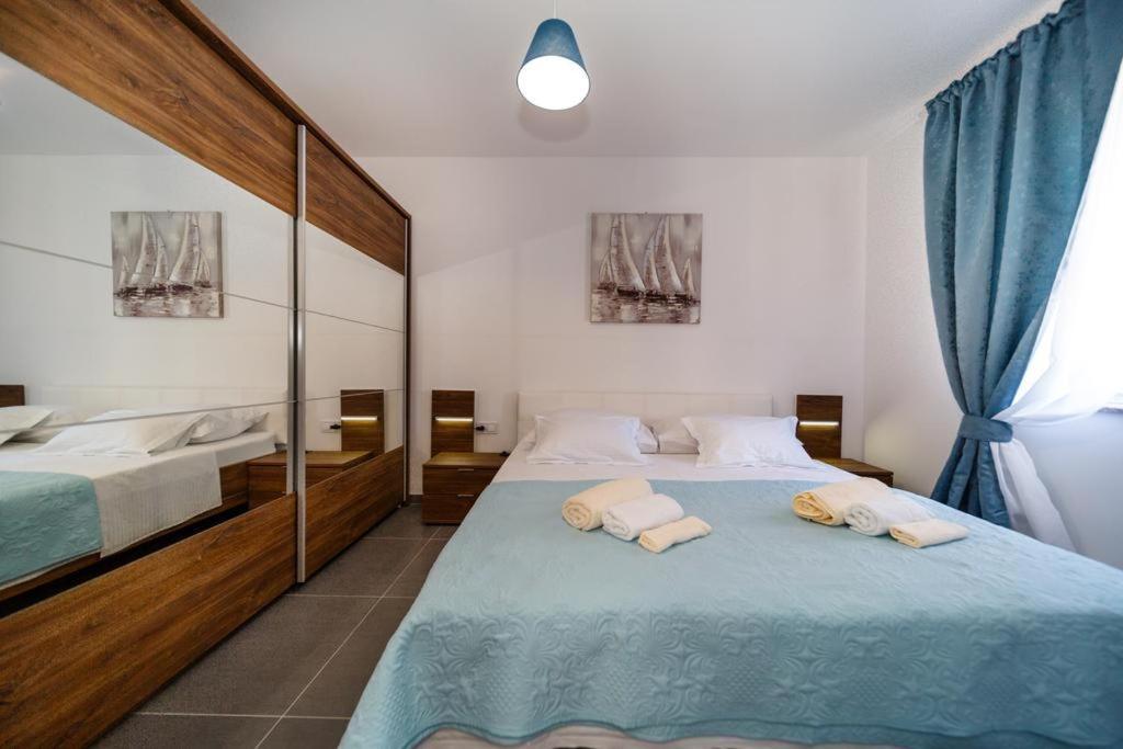 Apartments Leondori Krk Town Kültér fotó