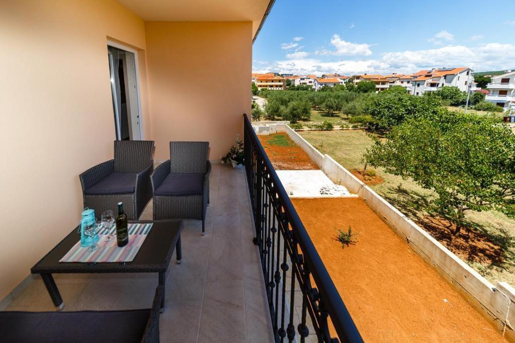 Apartments Leondori Krk Town Kültér fotó