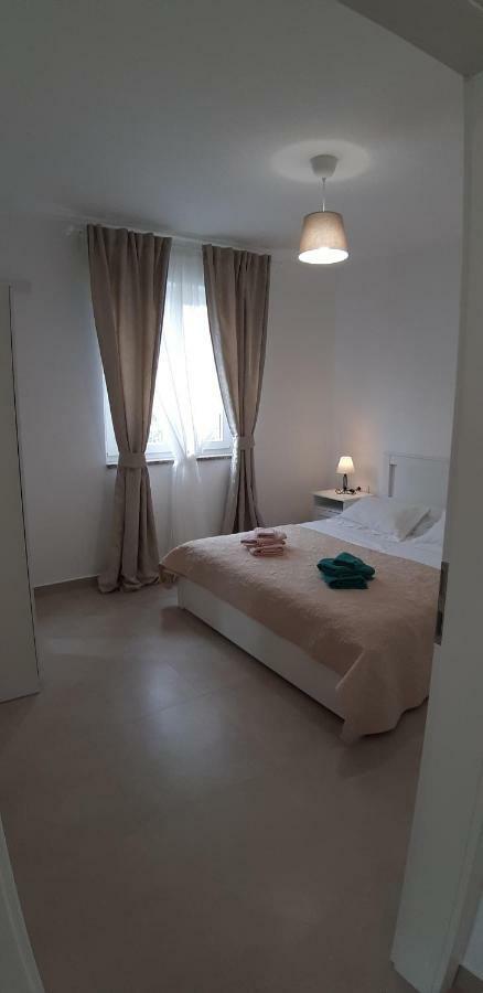 Apartments Leondori Krk Town Kültér fotó