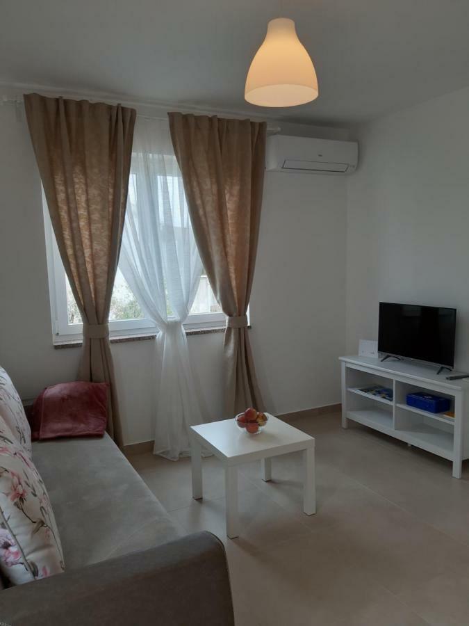 Apartments Leondori Krk Town Kültér fotó