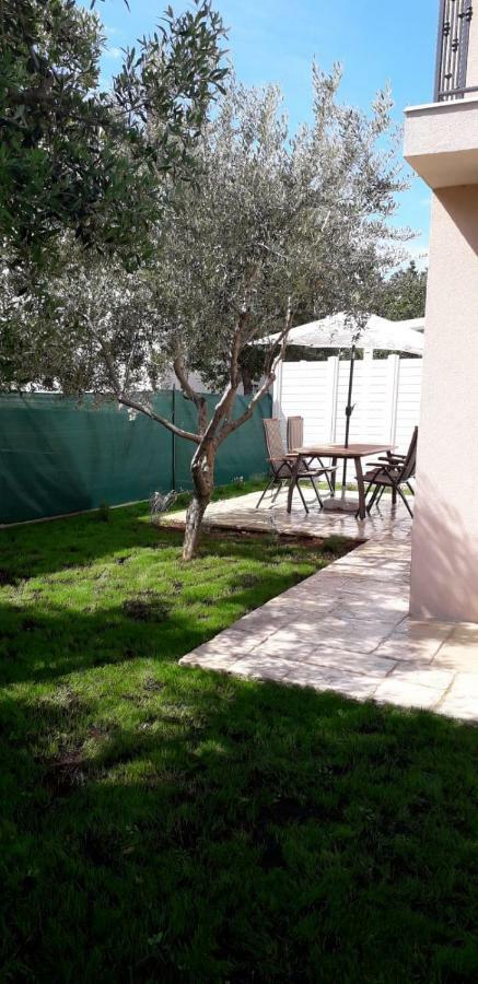 Apartments Leondori Krk Town Kültér fotó