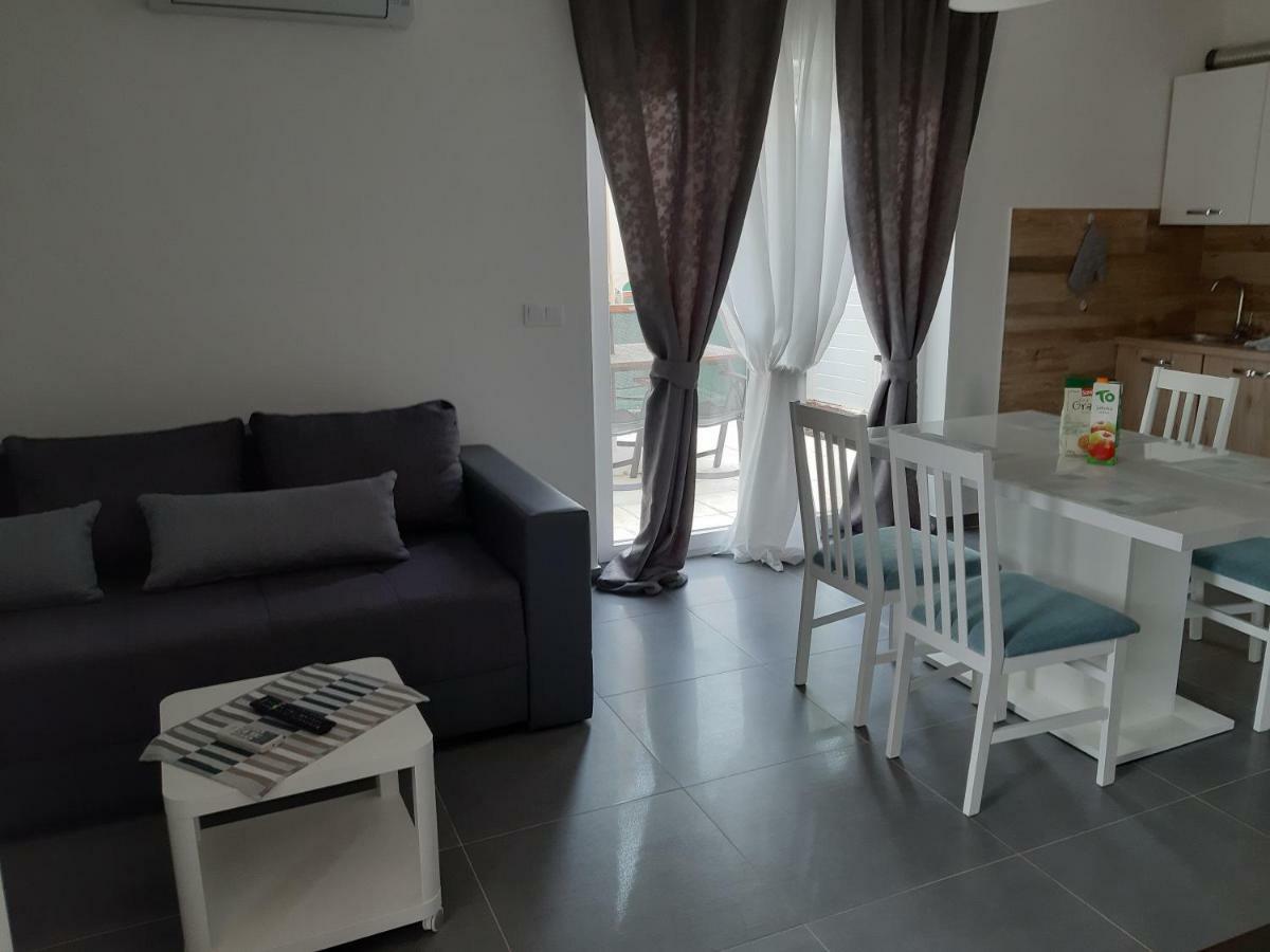 Apartments Leondori Krk Town Kültér fotó