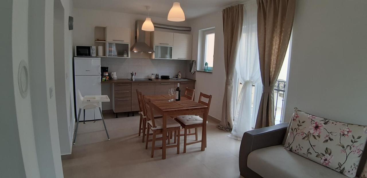 Apartments Leondori Krk Town Kültér fotó