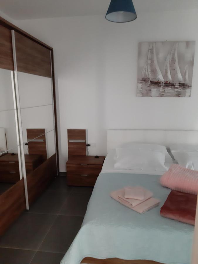 Apartments Leondori Krk Town Kültér fotó