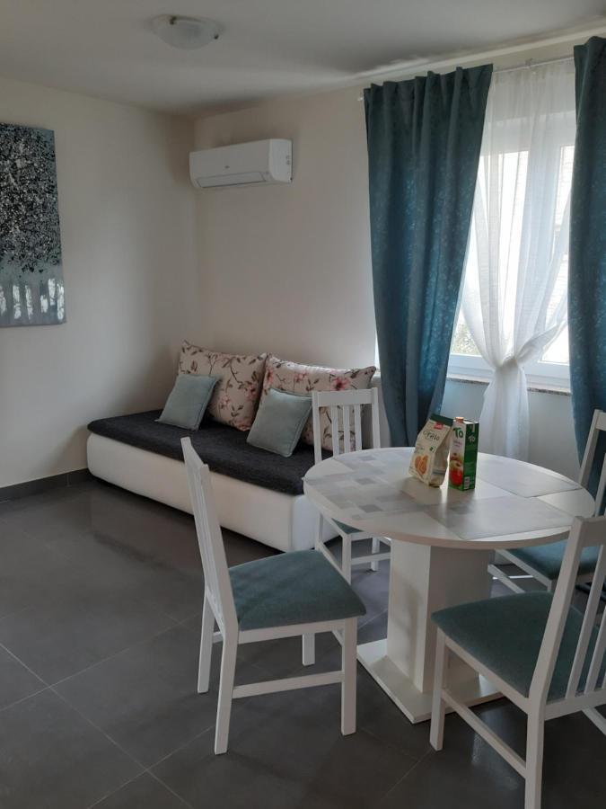 Apartments Leondori Krk Town Kültér fotó