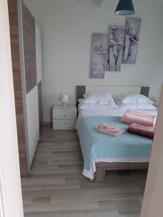 Apartments Leondori Krk Town Kültér fotó