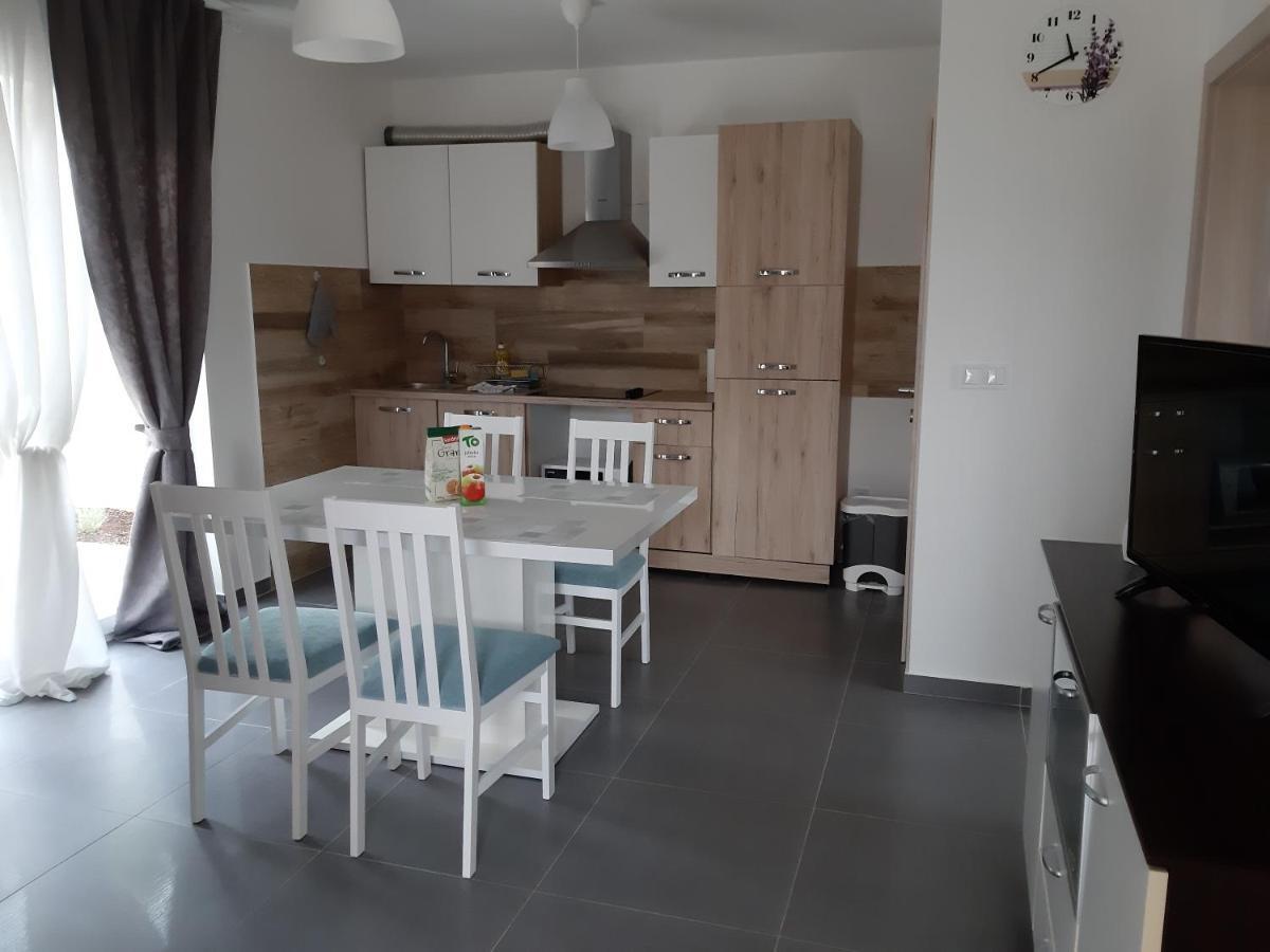 Apartments Leondori Krk Town Kültér fotó
