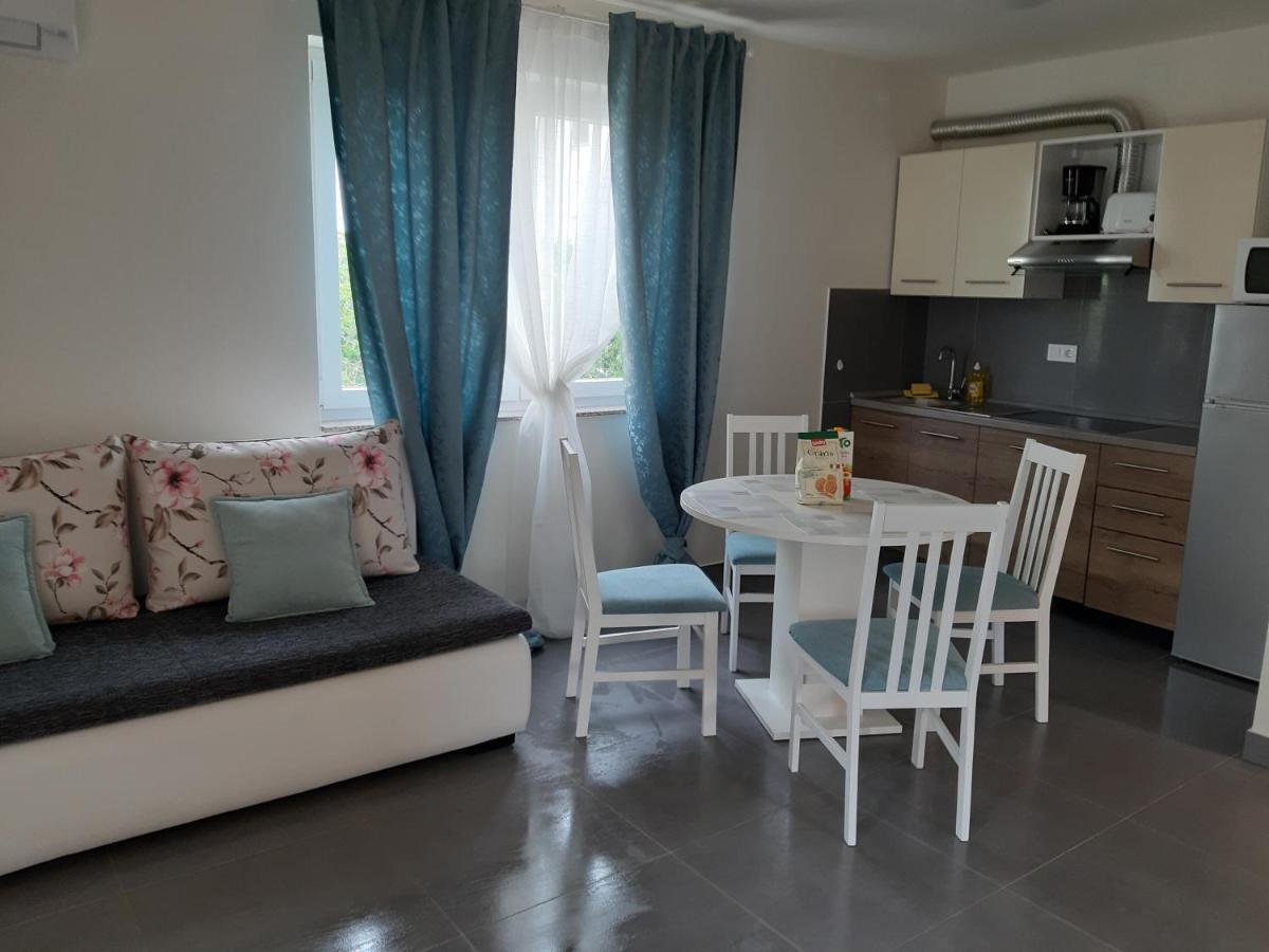 Apartments Leondori Krk Town Kültér fotó